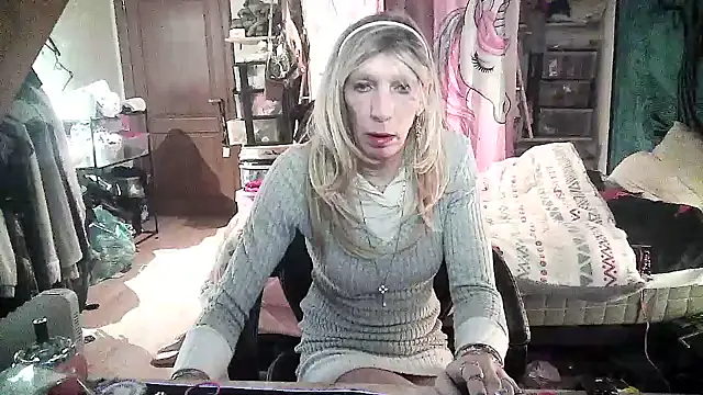 Ombeline1 online show from 01-27-25, 03:58