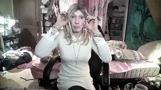 Ombeline1 online show from 01-28-25, 03:57