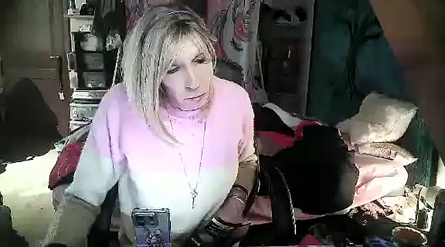 Ombeline1 online show from 01-31-25, 06:57