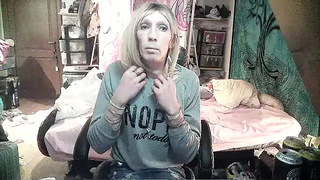 Ombeline1 online show from 02-04-25, 07:00