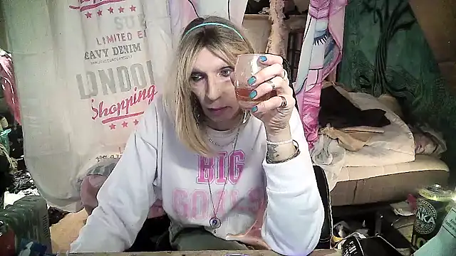 Ombeline1 online show from 02-11-25, 03:18