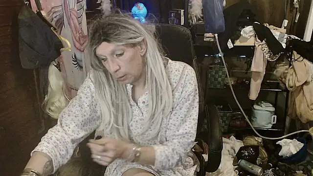 Ombeline1 online show from 12-20-25, 07:59