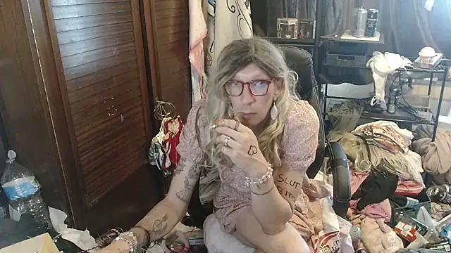 Ombeline1 online show from 06-19-26, 01:15