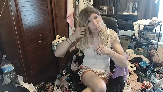 Ombeline1 online show from 06-20-26, 07:11