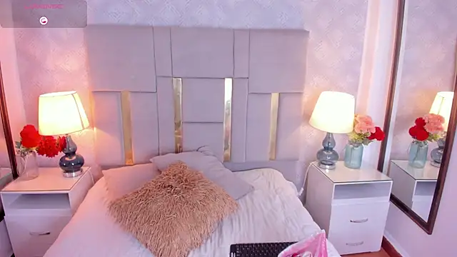 Camilaa Sanchez  online show from 02-12-25, 12:12