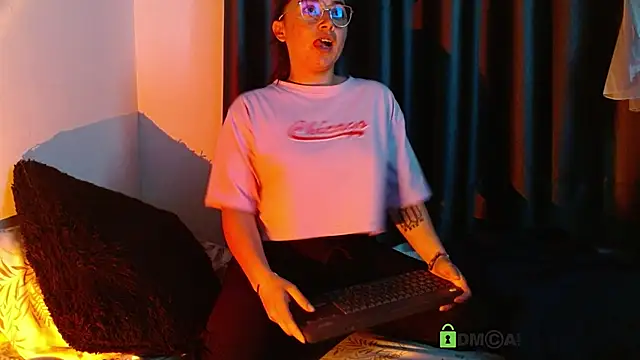 Hot Candy  online show from 09-18-25, 02:13