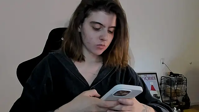 Snapshot of emmamurrr chatting on 12-21-24, 08:32 emmamurrr online show from 12-21-24, 08:32