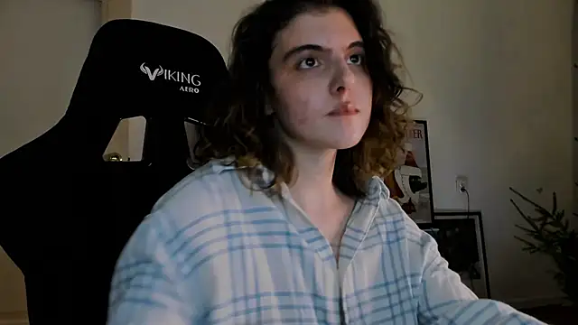 Snapshot of emmamurrr chatting on 12-25-24, 02:02 emmamurrr online show from 12-25-24, 02:02