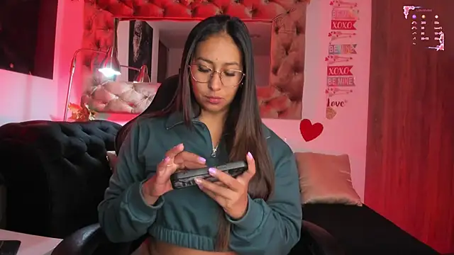 Snapshot of AmelyaMann chatting on 02-18-26, 11:28 AmelyaMann online show from 02-18-26, 11:28