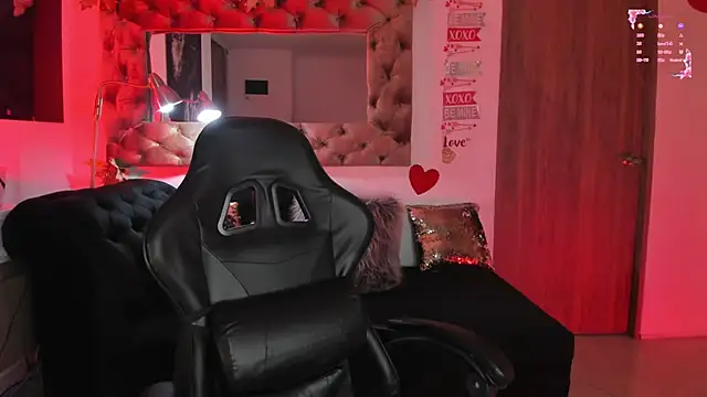 Snapshot of AmelyaMann chatting on 02-23-26, 12:35 AmelyaMann online show from 02-23-26, 12:35