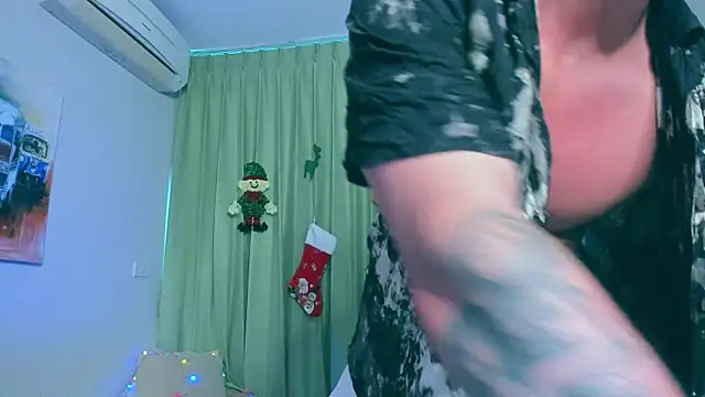 Snapshot of Samuel_Andrew chatting on 12-21-24, 03:14 Samuel Andrew online show from 12-21-24, 03:14