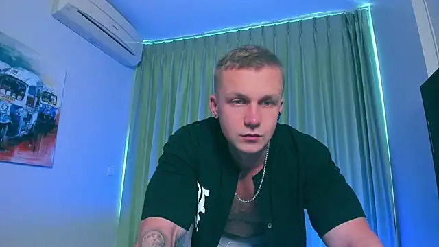 Snapshot of Samuel_Andrew chatting on 01-04-25, 05:37 Samuel Andrew online show from 01-04-25, 05:37