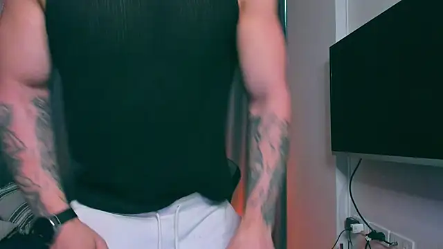 Snapshot of Samuel_Andrew chatting on 02-14-25, 02:18 Samuel Andrew online show from 02-14-25, 02:18