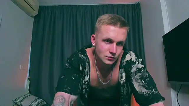 Snapshot of Samuel_Andrew chatting on 03-02-25, 11:29 Samuel Andrew online show from 03-02-25, 11:29