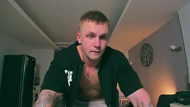 Snapshot of Samuel_Andrew chatting on 09-19-25, 03:41 Samuel Andrew online show from 09-19-25, 03:41