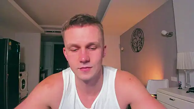 Snapshot of Samuel_Andrew chatting on 10-02-25, 01:56 Samuel Andrew online show from 10-02-25, 01:56