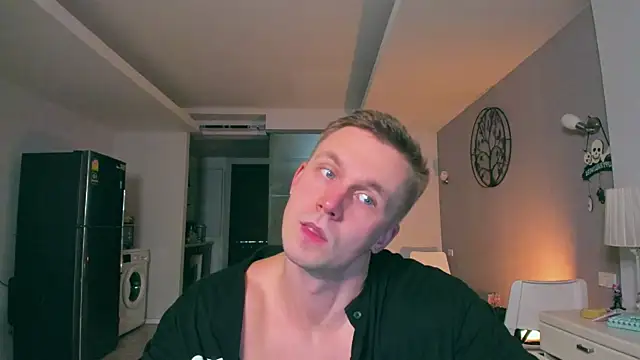 Samuel Andrew online show from 11-21-25, 01:59