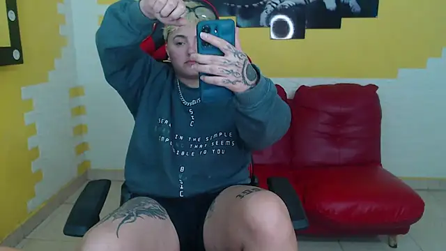 isabeautyx19 online show from 12-20-24, 08:45