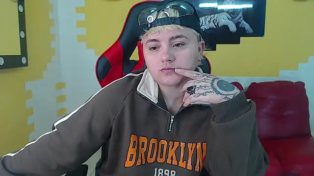 isabeautyx19 online show from 12-21-24, 12:59