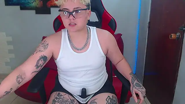 isabeautyx19 online show from 01-08-25, 07:24