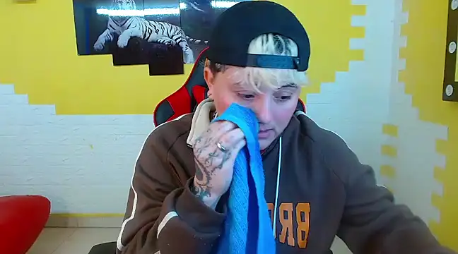 isabeautyx19 online show from 01-22-25, 02:56