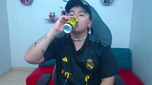 isabeautyx19 online show from 02-04-25, 01:34