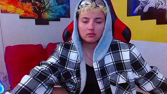 isabeautyx19 online show from 02-13-25, 02:56