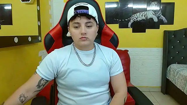 isabeautyx19 online show from 11-15-25, 03:04