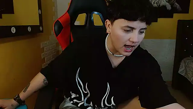 isabeautyx19 online show from 11-20-25, 02:23