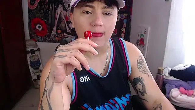 isabeautyx19 online show from 05-05-26, 02:03