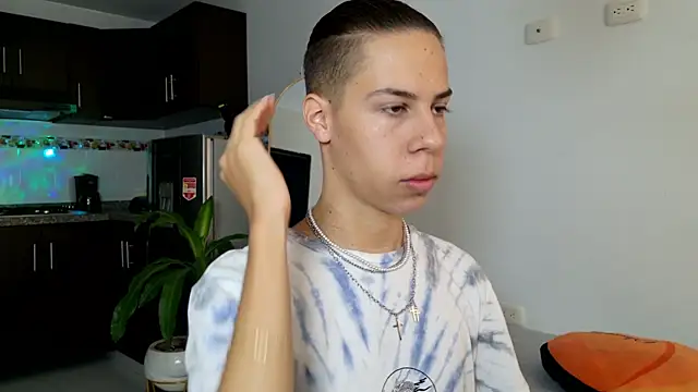 grey   27 online show from 02-08-25, 11:44