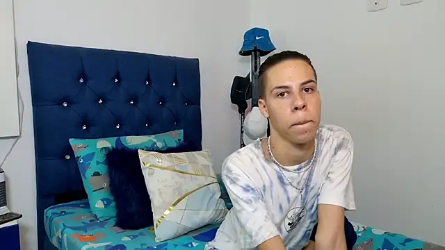 grey   27 online show from 02-08-25, 06:12