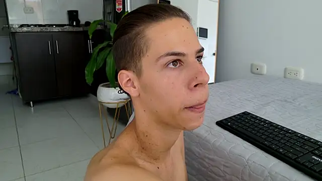 grey   27 online show from 02-21-25, 08:27