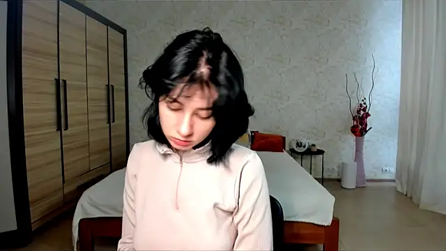 JulisSweet online show from 12-23-24, 07:49