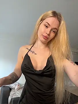 Snapshot of Vladamais chatting on 03-03-26, 11:27 Vladamais online show from 03-03-26, 11:27