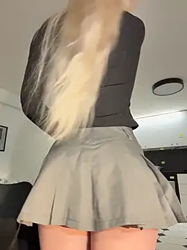 Snapshot of Vladamais chatting on 03-19-26, 06:34 Vladamais online show from 03-19-26, 06:34