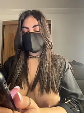 Snapshot of Hot-Sarah-arab chatting on 02-15-26, 05:20 Hot-Sarah-arab online show from 02-15-26, 05:20