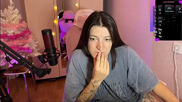 Snapshot of Katrin__kiss chatting on 01-01-25, 06:06 Katrin kiss online show from 01-01-25, 06:06