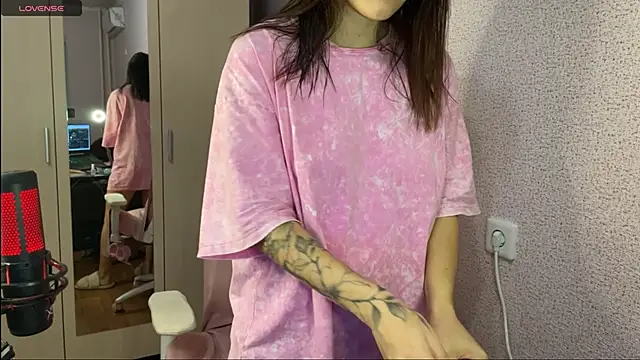 Snapshot of Katrin__kiss chatting on 01-21-25, 05:41 Katrin kiss online show from 01-21-25, 05:41