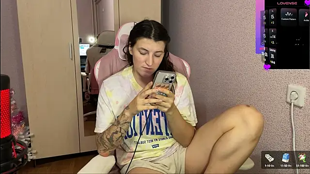 Snapshot of Katrin__kiss chatting on 01-27-25, 02:57 Katrin kiss online show from 01-27-25, 02:57