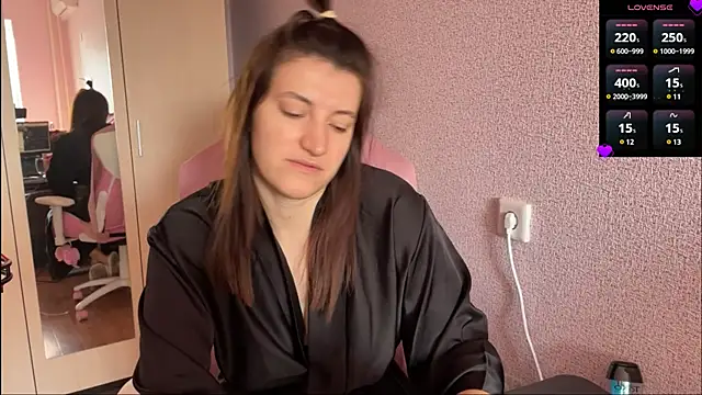 Snapshot of Katrin__kiss chatting on 02-11-25, 07:33 Katrin kiss online show from 02-11-25, 07:33