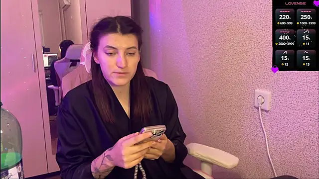Snapshot of Katrin__kiss chatting on 02-11-25, 06:33 Katrin kiss online show from 02-11-25, 06:33