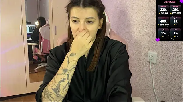 Snapshot of Katrin__kiss chatting on 02-11-25, 09:35 Katrin kiss online show from 02-11-25, 09:35