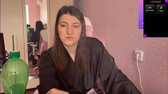 Snapshot of Katrin__kiss chatting on 02-21-25, 09:45 Katrin kiss online show from 02-21-25, 09:45