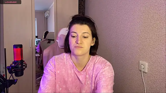 Snapshot of Katrin__kiss chatting on 02-24-25, 01:42 Katrin kiss online show from 02-24-25, 01:42