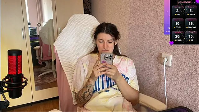 Snapshot of Katrin__kiss chatting on 03-12-25, 01:40 Katrin kiss online show from 03-12-25, 01:40