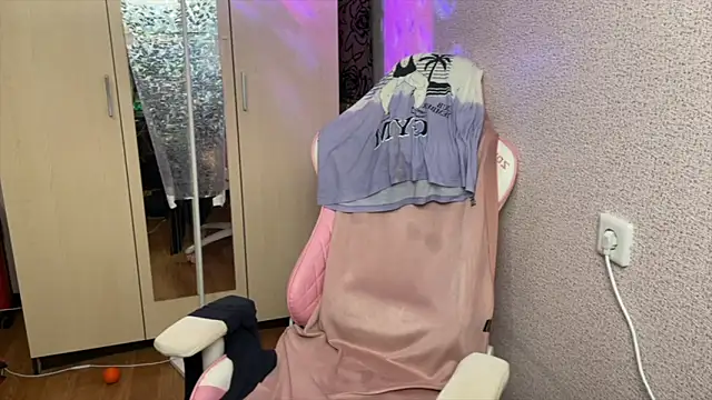 Katrin  kiss online show from 05-06-26, 06:13