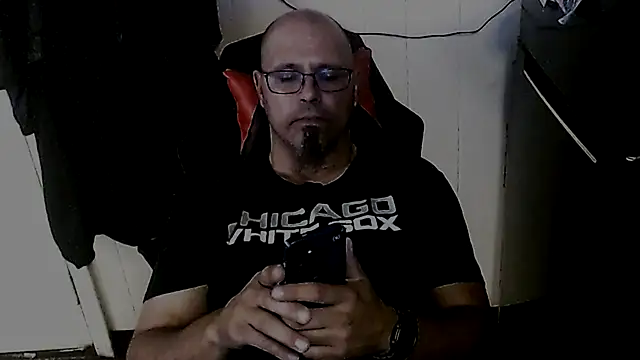 KrazyLegz online show from 10-08-25, 03:42