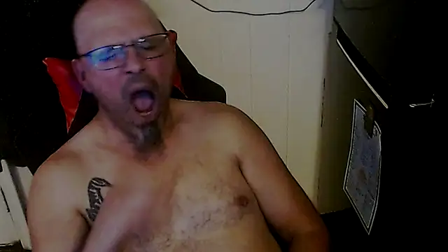 KrazyLegz online show from 10-19-25, 02:01