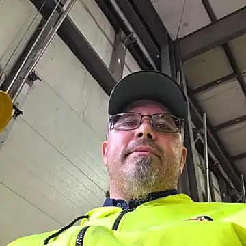 KrazyLegz online show from 10-28-25, 03:36